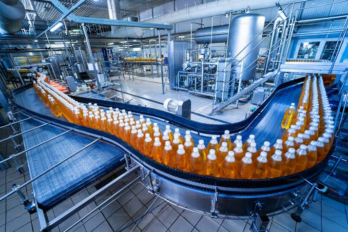 Plastic manufacturing factory in Canada - Apex Plastic production line